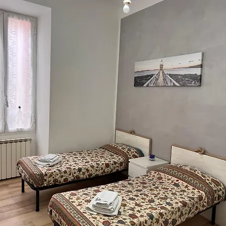 Sweet In Pieno Centro A Pochi Passi Dal Mare 公寓 因佩里亚